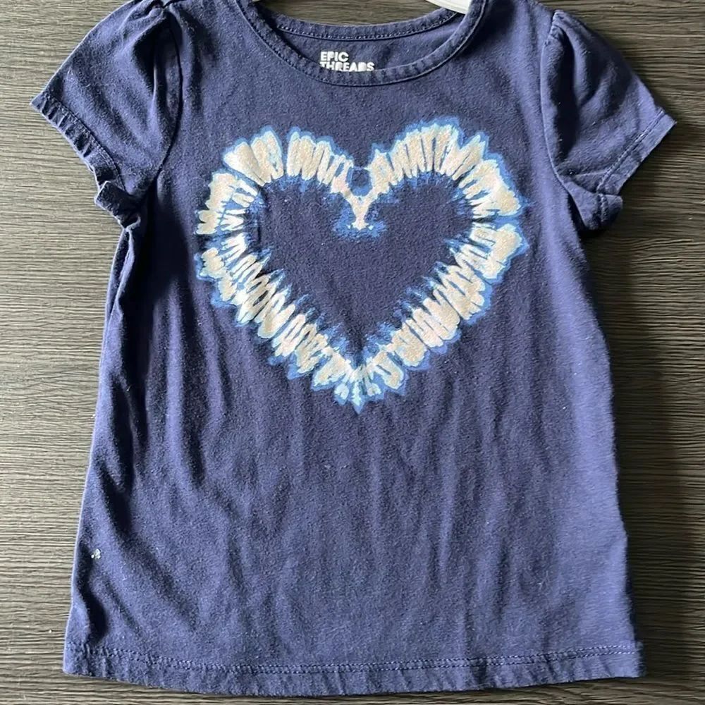 Cute heart tee